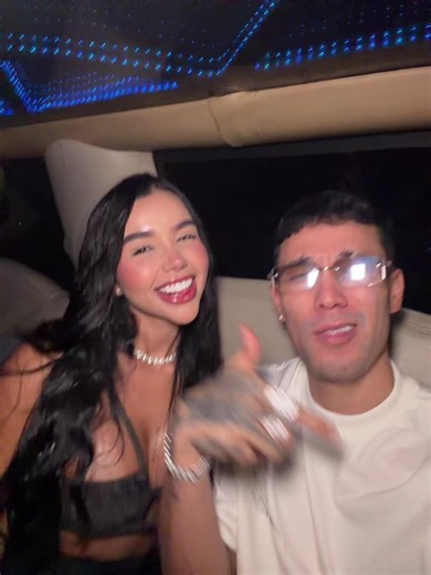 Angie Lorena y Escro: Momentos Deliciosos en Video