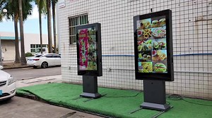 55 Inch Outdoor Drive Thru Menu Boards Waterproof Ordering System 3000nits Spliced 2/3 Screens