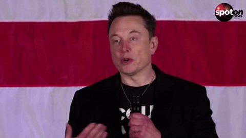 Kim Kardashian shows "new friend": This is what the Tesla robot can do