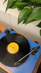 This month in 1968, Albert King recorded his live album, LIVE WIRE/BLUES POWER at the Fillmore Auditorium in San Francisco, CA. 🔥 Did you know the albums Wednesday Night in San Francisco and Thursday Night in San Francisco were also taken from this run of shows? Featuring originals and King’s rendition of classics, the album demonstrates #AlbertKing’s blues prowess. According to #RollingStone, this album is “Just the unadulterated pure and simple blues.” ICYMI: Save on the LP now during the fin