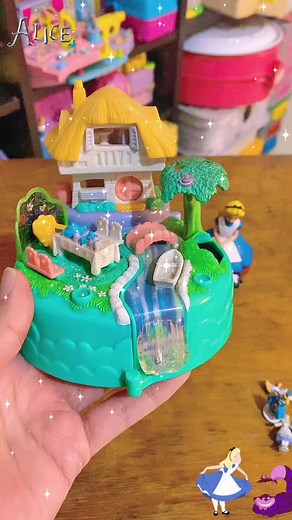 Alice in Wonderland Polly Pocket Collection from 1996