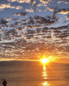 You can almost taste the serenity of Cottesloe Beach as the sun dips below the horizon, surrounded by the sound of waves and the flavours of local fish and chips. Sometimes the simplest things can be the most epic holiday memory. Get dreaming http://bit.ly/3Jo09L3 📷: @anya19_/IG in #WAtheDreamState Destination Perth | Western Australia