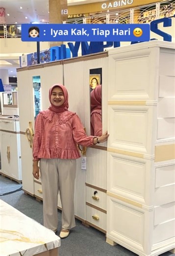 Kasian banget kakaknya mana masih muda🥹 . . Btw kalo salfok sama produk-produk Olymplast bisa langsung ke Pameran Olymfair di Royal Plaza Surabaya karena banyak diskon dan promo menarik cuman di tanggal 2-15 Maret 2026 yaa! See you😍✨ #olymplast #furnitureplastik #furnitureterbaik #pameranfurniture #tokofurniture #bazarfurniture #promofurniture #diskonfurniture