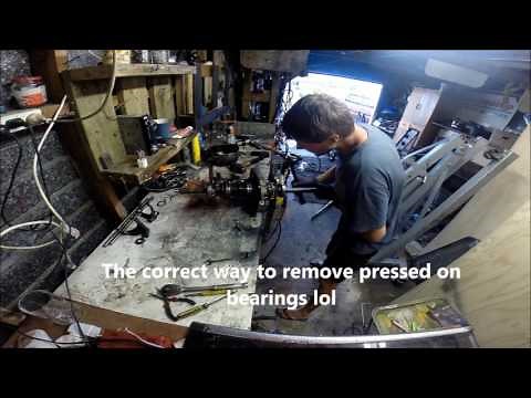 Ford courier gearbox teardown and re assemble!
