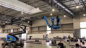 En Fira de Barcelona cada evento es el resultado de días de coordinación y dedicación. Desde la planificación hasta el montaje, un gran equipo de profesionales trabaja intensamente para que todo funcione a la perfección. Nuestra sólida experiencia y el alto nivel de nuestros recintos convierten Fira de Barcelona en un referente en la organización de grandes eventos. 🙌 Faltan pocos días para Smart City Expo World Congress y estamos terminando los últimos detalles para que sea un éxito. 🔝 ... A 