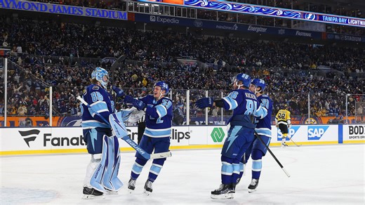 Lightning rally from 4 down for 1st time in history, defeat Bruins in shootout in Stadium Series