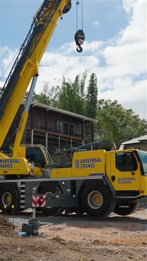 Watch this Plungie pool get lifted straight into place! 🏗️ Our Holland Park project just got a whole lot cooler with this crane installation from Plungie Australia. Quick, efficient, and perfect for luxury living! 📍 Holland Park Project 🏊 @plungie.australia | Luxury Lifestyle Homes