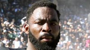 Oakland Raiders Defensive End Justin Tuck’s Experience Will Be Missed