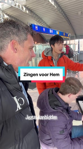 ‘Zing voor God, zing dankliederen voor Hem. Maak de weg vrij voor Hem die over de vlakten rijdt. Zijn naam is Heer. Juich blij voor Hem.’ ‭‭Psalmen‬ ‭68‬:‭5‬ ‭