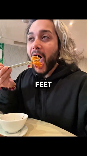 WHAT FOOD DID YOU HATE BUT NOW LOVE? I LOVE CHICKEN FEET 🐤 #foodshorts #asianfood #foodies