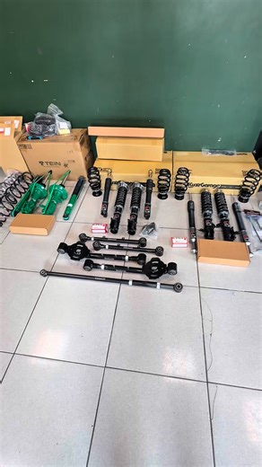 Townace Van 避震設定每位車主都大不同 針對不同的使用情境來調整適合車主的用車習慣 不論你是工程用車或是車泊用車，都有對應的設定 歡迎洽詢官方客服及預約安裝 ----------------------------------- 官方客服 🔥📲LINE ID : @bos_garage(@也要進去喔)📲🔥 🔥📲https://lin.ee/llBHi3Z (手機直接點擊)📲🔥 歡迎加入Townace Van 南投-小柏車庫 Line 群組 https://line.me/ti/g2/jLT0jFgWwI5X6M8esJKMPmEB2pIfLK69kE7zzA?utm_source=invitation&utm_medium=link_copy&utm_campaign=default 蝦皮賣場 https://tw.shp.ee/brPwec4 #TOWNACE #Bos_Garage #kuos_garage | Bo's Garage 小柏車庫