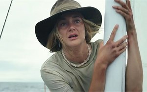 真事改编，年轻女孩遭遇飓风，靠一艘破船漂流41天后奇迹生还