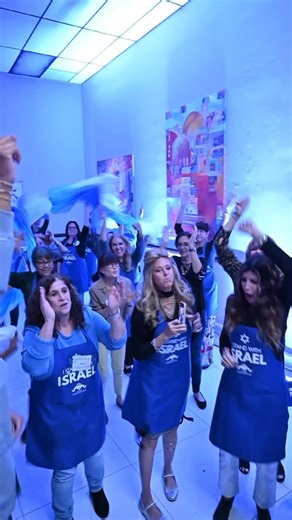 And just like that… 2025 comes to an end ✨ As this year closes, we look back with full hearts— on moments of joy, growth, learning, connection, and light. From Shabbat tables to holidays, classes to community gatherings, we’ve shared so much together—and we’re just getting started. Thank you for being part of our Chabad Las Olas family.May the year ahead bring even more unity, blessing, and purpose. Here’s to continuing to build, grow, and shine together. 💙✡️ L’chaim to the year ahead! #chabad 