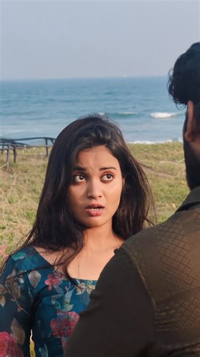 Lathika 🥀 on Instagram: "Mari miku em annipisthundhi😅 #reels #reelsvideo❤️ #reelitfeelit #reelkarofeelkaro #explore #featured #reelsinstagram"