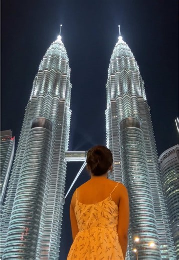 Exploring the Majestic Petronas Twin Towers in KL