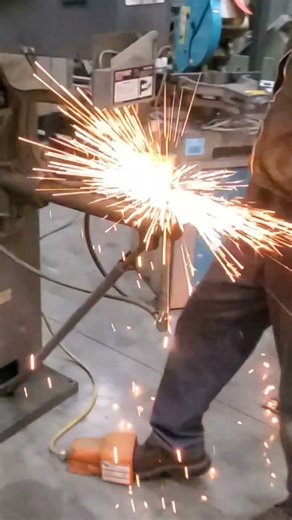 Alphil AR24 Spot Welder in Action
