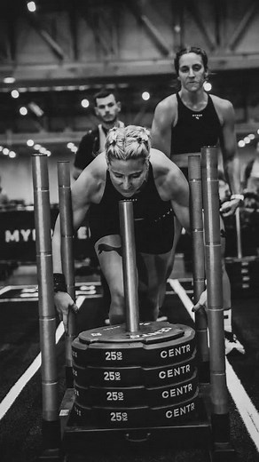 From 800m sprints to HYROX suffering. Sunique does it all with a smile and a sweat puddle. 🏃‍♀️🔥💦 Meet Sunique Becker. The engineer who somehow runs fast, lifts heavy, and still shows up for those before work grinders that make the rest of us question our life choices. 😮‍💨🏋️‍♀️💥 She fell in love with CrossFit in 2023… and HYROX wasted zero time scooping her up. Turns out the combo of running strength = her perfect chaos. 🖤⚡️ Second in Joburg Open Women’s Doubles. Fifth in Cape Town Pro D