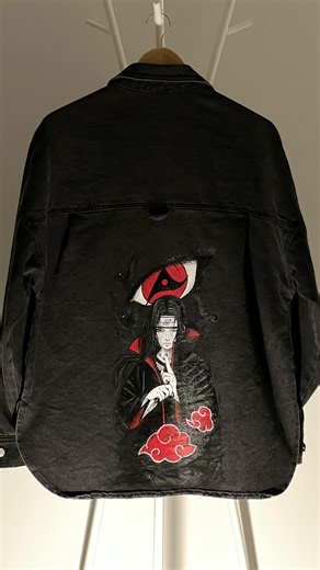 Painting Itachi was more than creating an illustration, it was telling a story of strength, sacrifice, and silent love. This one is for you, Laura 🤍 Every brushstroke carries intention, patience, and respect for a character that lives beyond the anime. #ItachiUchiha #NarutoArt #AnimeArtProcess #PaintingProcess #HandPaintedArt Art made with heart. | YesandYes.au