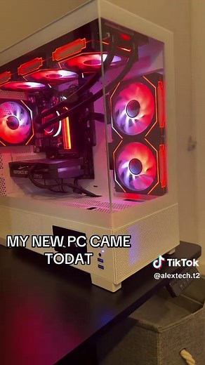 Unboxing My New PC: Exciting First Impressions