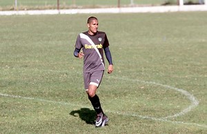 El mexicano David Izazola espera ser el hombre gol de Comunicaciones