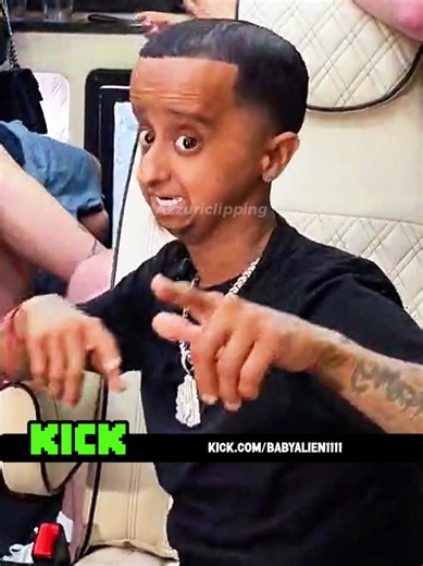 Clav was couldn't BELIEVE how Baby Alien got his GROOVE on😯👀#clavicular #babyalien