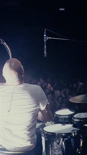 Après notre passage par France Inter Le Grand dimanche Soir notre tournée continue! Demain 20 mars à Toulouse Le Metronum le 21 à Montpellier Victoire 2 Le 22 à Aix en Provence 6MIC 🤘🏾🤘🏾🤘🏾 🎥 Josic Jégu …. #franceinterpartenariat #delgres #concert #franceinter #rockmusic #bluesrock #legrandimanchesoir #rollingstonemagazine | Delgres