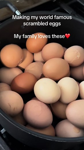 World-Famous Scrambled Eggs Recipe for Family Breakfast