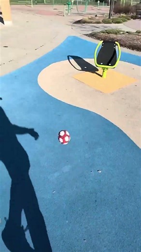 So fresh so clean #hackysack #footbag #POV #RayBanMeta