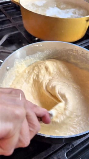 Here’s how to make delicious four cheese mac & cheese for the holidays. #macncheese #macandcheese #thanksgiving #thanksgivingsides #cooking | Alex Guarnaschelli