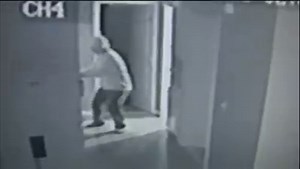 BURGLARY FAIL: A burglar who broke into a San Jose home gets scared off when the homeowner starts screaming and hitting the door from inside a locked bedroom. http://abc7.la/1DqzBA5 | ABC7
