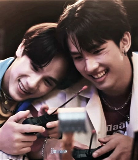 Emotional Moments in MUTELUV with Java The Actor