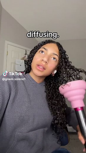 Tips for Perfectly Diffusing Curly Hair
