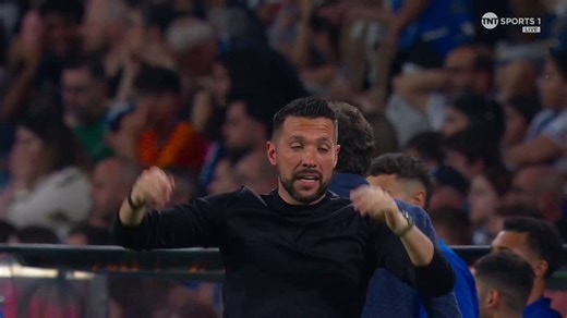 Absolutely shocking own goal by Porto gifts Forest a goal and they’re right back in the game.1-1!!