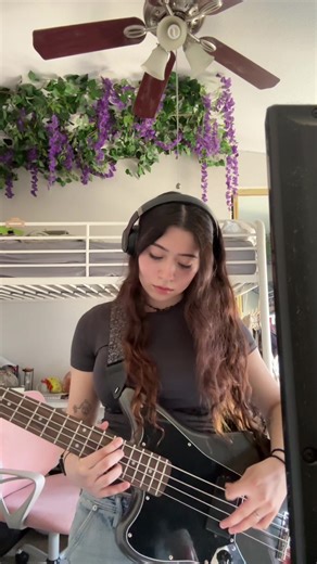 Beginner Bass Practice with Toxicity by System of a Down