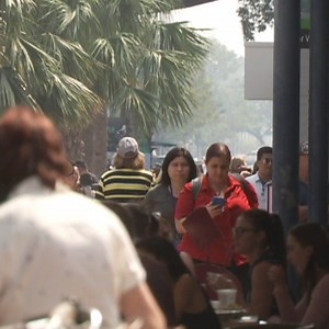 Ever wanted to know just how polluted the air is during the dry season? Well...now there's an app for that. | ABC Darwin