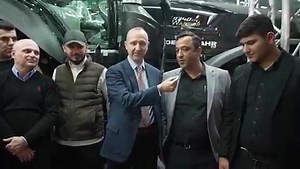 2.2K views · 27 reactions | Büyük düşünenlerin tercihi Kayağızlı Traktör. Konya Tarım Fuarında rekor üstüne rekor. Türkiye'nin en büyük balyacısı ve filosu Türkiye'nin en büyük traktör firmasını tercih etti. Sırver Tarım 60 adet traktör ile filosunu genişletiyor. | Çumra TiVi | Facebook