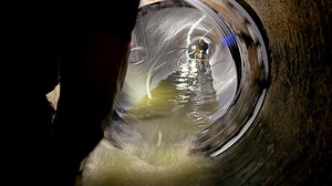 How to Install Spiral Wound Pipe Lining in Live Flow