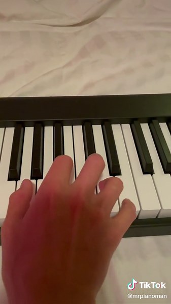 Learn How to Play the Michael Myers Theme on Piano