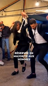 Le dabké est une danse très populaire du Moyen-Orient, et cette femme a osé défier la tradition. | Positif