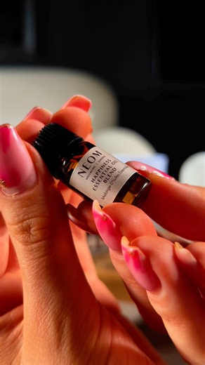 Want to try some of our bestselling essential oil blends? ✨ This Scent Discovery Set is the perfect way to find your next favourite. | NEOM Wellbeing