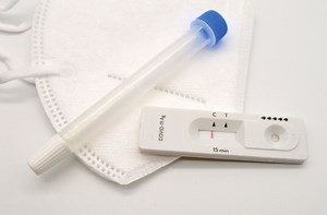 Self test: Πώς γίνεται ο έλεγχος - Πώς θα δείτε αν είστε θετικοί (video) - Mononews.gr