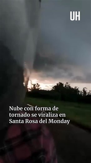 Diario Última Hora on Instagram: "Un video que muestra una llamativa formación de nubes, con apariencia de tornado, se viralizó en la tarde de este domingo en las redes sociales y generó sorpresa entre pobladores del distrito de Santa Rosa del Monday, al sur del departamento de Alto Paraná. 🔴 Nota completa en el link de nuestra bio 👉 @ultimahorapy #ÚltimaHora #Noticias"