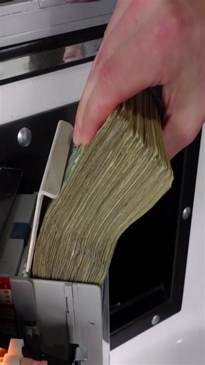 This GIANT Gumball Vending Machine Is STACKED With CASH! 💰 #vending #vendingmachine #vendingmachinebusiness #passiveincome #sidehustle #foryou #fyp #fy