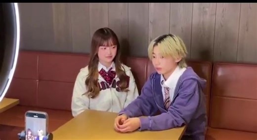 @PG_全国ツアーを目指す小中学生集団 オフショット動画🎥 りあなちゃんの方向いたら照れちゃうカレン君🟣❤️
