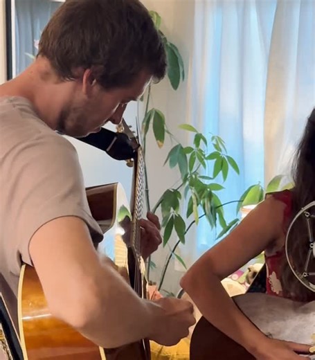 Sneak peek of our harmony rehearsal last night ✨These Days by Jackson Browne ✨ Watch the full video at patreon.com/jessicamalonemusic or hear it live this Saturday night at @thesofiasac in Sacramento ✨ 📸 @beauaskew | Jessica Malone