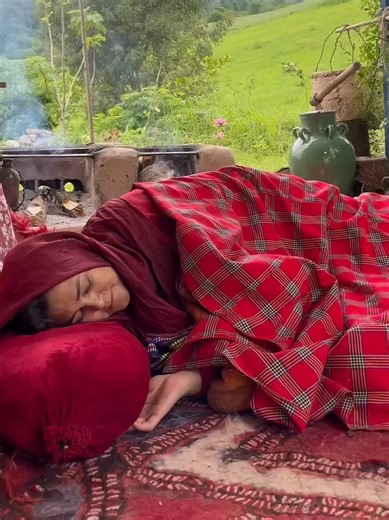 Simple Village Life and Daily Routines