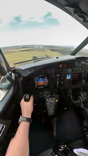 2.8K views · 110 reactions | Boeing Crosswind Landing | HMW | Facebook