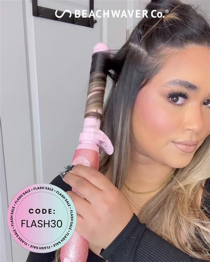 4.2K views | 30% Sitewide SALE! Use CODE: FLASH30 ✨ Embrace your flawless look and turn heads wherever you go! Don't miss out on Beachwaver's game-changing auto-rotating curling iron! | Beachwaver Co. | Facebook