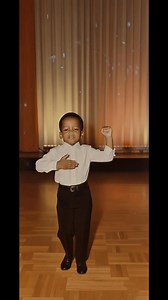 El danzón es un género musical y de baile de origen cubano, nacido hacia 1879 de la mano del compositor matancero Miguel Faílde, a partir de la antigua danza criolla o habanera. Con el tiempo se convirtió en el baile nacional de Cuba y se expandió con mucha fuerza a México, sobre todo en Veracruz y la Ciudad de México, donde hoy sigue muy vivo en plazas y salones populares. Se baila en pareja, con pasos lentos, elegantes y medidos, donde el hombre guía y la mujer dibuja giros y adornos, prioriza