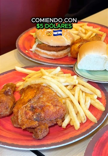 Comiendo con 5 dólares en El Salvador: Pollo Campero